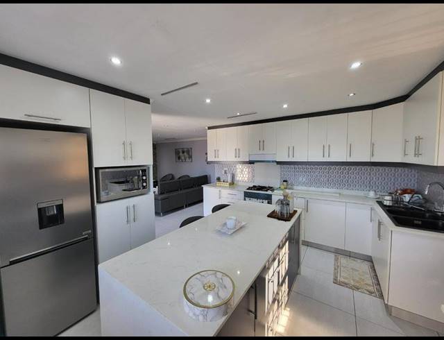 3 BEDROOM HOUSE FOR SALE IN TRENANCE PARK